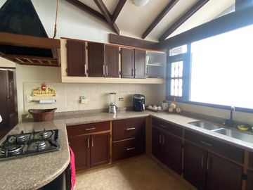 SE VENDE CASA CAMPESTRE EN CIUDAD JARDÍN