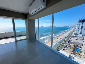 DEPARTAMENTO CRISTAL BAY 1801