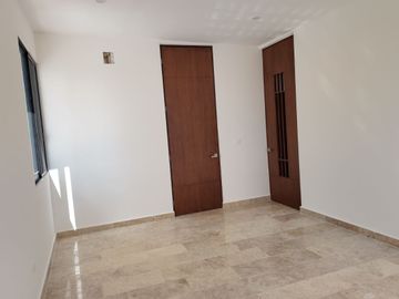 CASA EN VENTA ÙNICA LIVING, MÈRIDA, YUCATÀN. 4 RECAMARÀS EN EXCLUSIVO COMPLEJO RESIDENCIAL