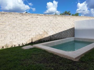 CASA EN VENTA ÙNICA LIVING, MÈRIDA, YUCATÀN. 4 RECAMARÀS EN EXCLUSIVO COMPLEJO RESIDENCIAL