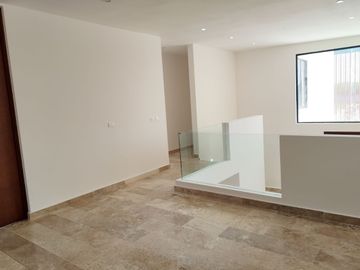 CASA EN VENTA ÙNICA LIVING, MÈRIDA, YUCATÀN. 4 RECAMARÀS EN EXCLUSIVO COMPLEJO RESIDENCIAL