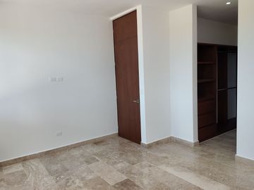 CASA EN VENTA ÙNICA LIVING, MÈRIDA, YUCATÀN. 4 RECAMARÀS EN EXCLUSIVO COMPLEJO RESIDENCIAL