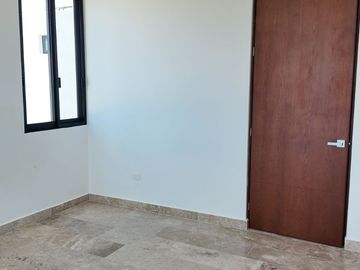 CASA EN VENTA ÙNICA LIVING, MÈRIDA, YUCATÀN. 4 RECAMARÀS EN EXCLUSIVO COMPLEJO RESIDENCIAL