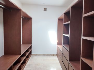 CASA EN VENTA ÙNICA LIVING, MÈRIDA, YUCATÀN. 4 RECAMARÀS EN EXCLUSIVO COMPLEJO RESIDENCIAL
