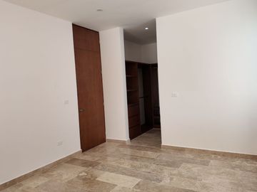 CASA EN VENTA ÙNICA LIVING, MÈRIDA, YUCATÀN. 4 RECAMARÀS EN EXCLUSIVO COMPLEJO RESIDENCIAL