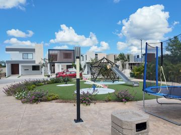 CASA EN VENTA ÙNICA LIVING, MÈRIDA, YUCATÀN. 4 RECAMARÀS EN EXCLUSIVO COMPLEJO RESIDENCIAL