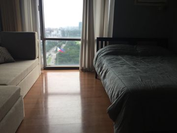 Executive Studio Infront Of US Embassy Beside Rizal Park