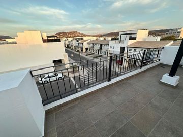Casa en venta en Torre de Piedra, impecable muy cerca de Antea, por el salitre