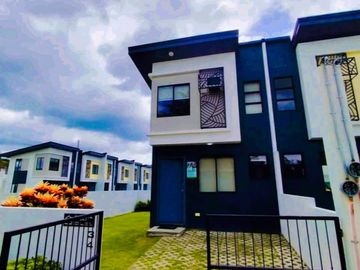 House and lot In Stores Tomas Batangas