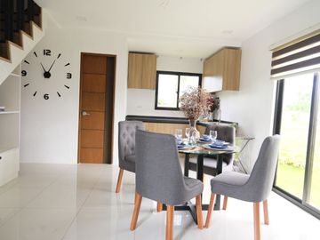 Corner Lot House for Sale in Olivarez Homes Southwoods near Expressway