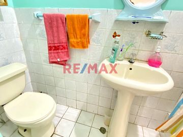 Venta De Casa Para Rentabilizar En San Martin De Porres Frente A Parque