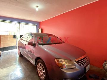 Venta De Casa Para Rentabilizar En San Martin De Porres Frente A Parque