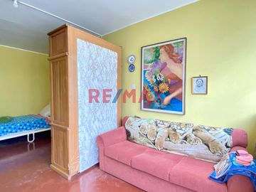 Venta De Casa Para Rentabilizar En San Martin De Porres Frente A Parque