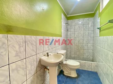 Venta De Casa Para Rentabilizar En San Martin De Porres Frente A Parque