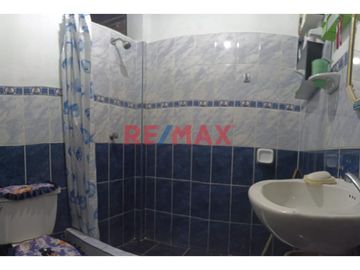 1118843 Casa En Angamos Con 2 Deparatmentos A 5 Cdras De La Av Néstor Gambeta Ventanilla
