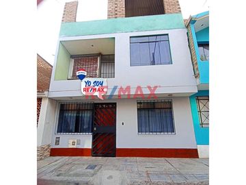1118843 Casa En Angamos Con 2 Deparatmentos A 5 Cdras De La Av Néstor Gambeta Ventanilla