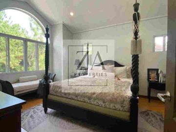 4BR Italian Inspired Portofino South Home