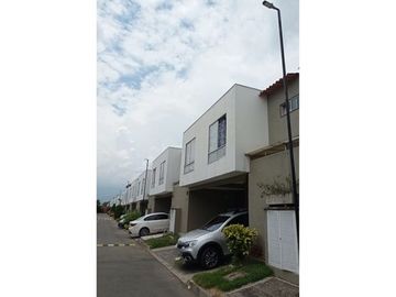 VENDO CASA EN CIUDAD COUNTRY JAMUNDI