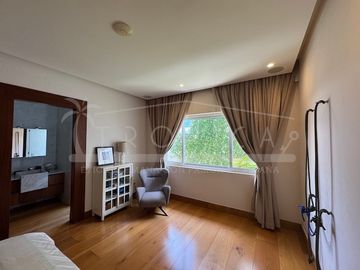 ¡Casa en la laguna del prestigioso Residencial Isla Dorada!