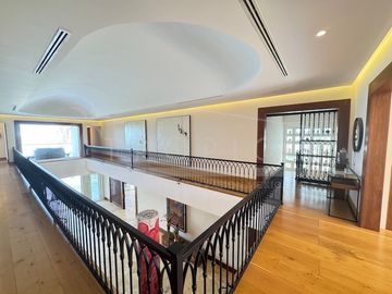 ¡Casa en la laguna del prestigioso Residencial Isla Dorada!