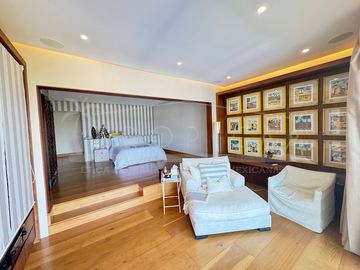 ¡Casa en la laguna del prestigioso Residencial Isla Dorada!