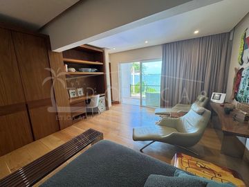 ¡Casa en la laguna del prestigioso Residencial Isla Dorada!