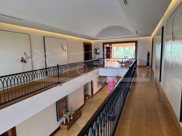 ¡Casa en la laguna del prestigioso Residencial Isla Dorada!