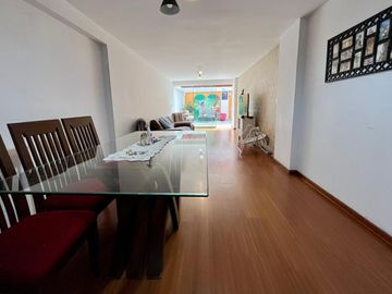 ‼️ Ocasión por viaje‼️ Vendo lindo y amplio Departamento de 4 dormitorios