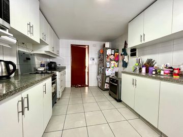 ‼️ Ocasión por viaje‼️ Vendo lindo y amplio Departamento de 4 dormitorios