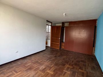 HERMOSA CASA EN ESQUINA EN VENTA - LA PERLA CALLAO