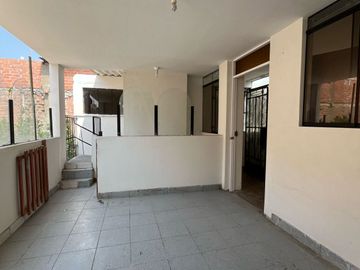 HERMOSA CASA EN ESQUINA EN VENTA - LA PERLA CALLAO