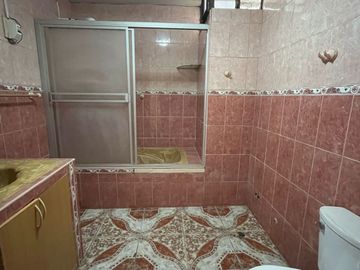 HERMOSA CASA EN ESQUINA EN VENTA - LA PERLA CALLAO