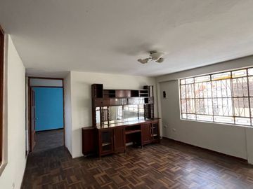 HERMOSA CASA EN ESQUINA EN VENTA - LA PERLA CALLAO