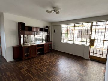HERMOSA CASA EN ESQUINA EN VENTA - LA PERLA CALLAO