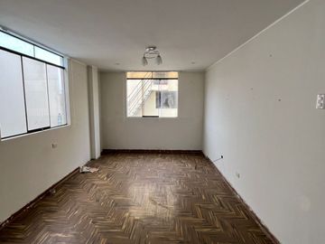 HERMOSA CASA EN ESQUINA EN VENTA - LA PERLA CALLAO