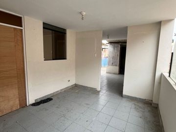 HERMOSA CASA EN ESQUINA EN VENTA - LA PERLA CALLAO