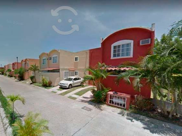 VENTA DE CASA EN FRACC JOYAS DEL MARQUES LLANO LARGO, ACAPULCO DE JUÁREZ, GUERREO.