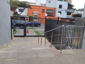 Venta De Departamento En Primer Piso Urb.La Aurora Surco