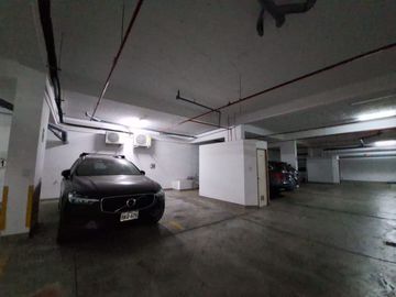 Venta De Departamento En Primer Piso Urb.La Aurora Surco