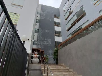 Venta De Departamento En Primer Piso Urb.La Aurora Surco