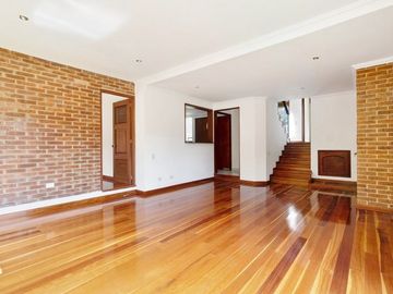 VENDO ESPECTACULAR CASA LA CALERA- TEUSACA