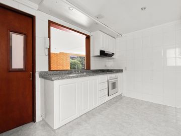 VENDO ESPECTACULAR CASA LA CALERA- TEUSACA