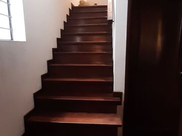 VENDO CASA EN AV. VELAZCO ASTETE - URB. VISTA ALEGRE - SURCO