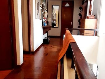 VENDO CASA EN AV. VELAZCO ASTETE - URB. VISTA ALEGRE - SURCO
