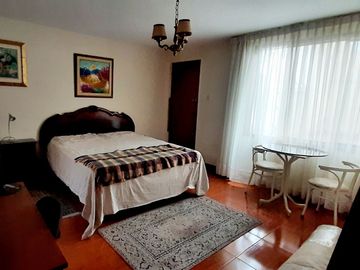 VENDO CASA EN AV. VELAZCO ASTETE - URB. VISTA ALEGRE - SURCO