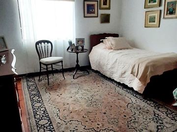 VENDO CASA EN AV. VELAZCO ASTETE - URB. VISTA ALEGRE - SURCO