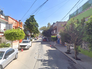 VENDO CASA EN VASCO DE QUIROGA, GUSTAVO A. MADERO JUNTO PLAZA ORIENTE