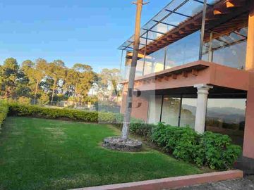 Renta de casa grande en Avandaro