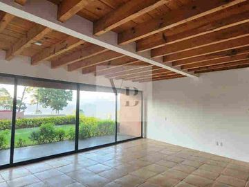 Renta de casa grande en Avandaro