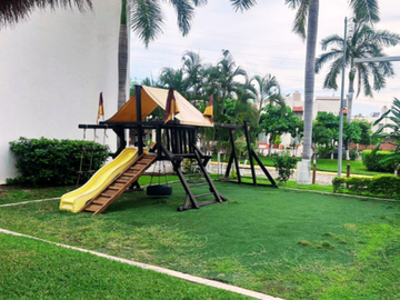 VENDO CASA EN RESIDENCIAL VILLA DEL MAR, MANZANILLO CERCA CENTRO COMERCIAL PUNTO BAHIA